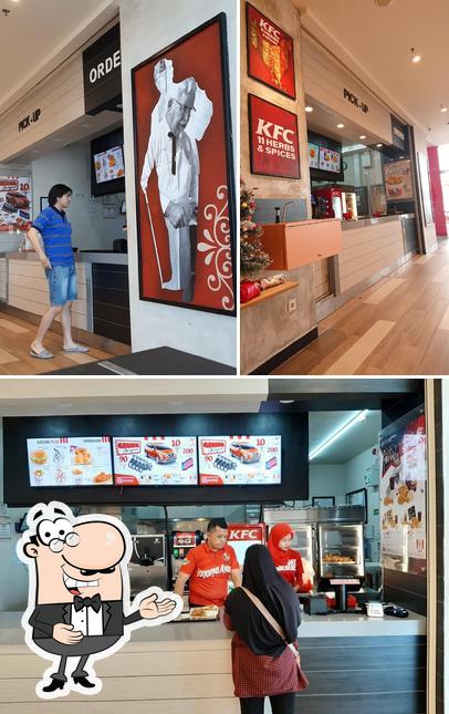 KFC TransMart Ngagel Surabaya restaurant, Surabaya - Restaurant reviews