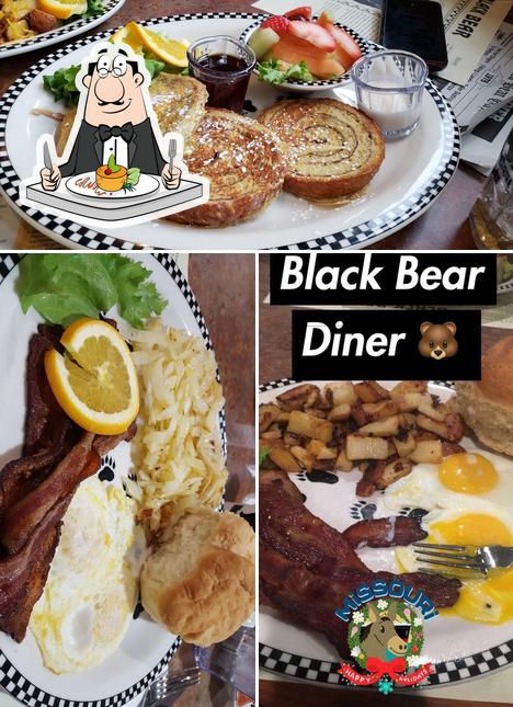 Еда в "Black Bear Diner St Charles"