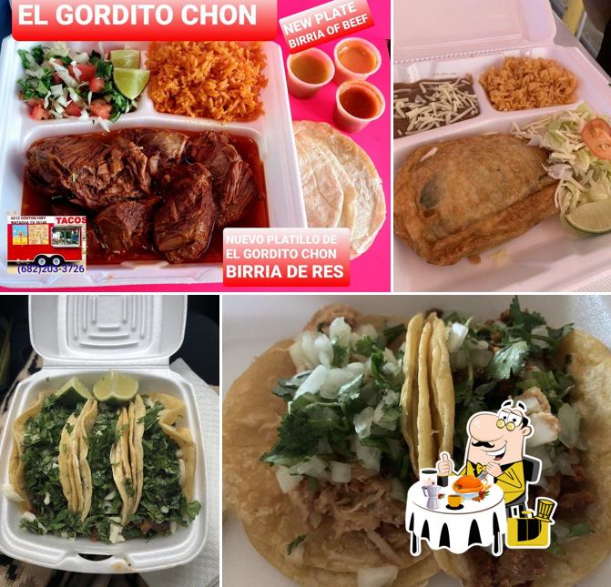 Еда в "Tacos El Gordito Chon"
