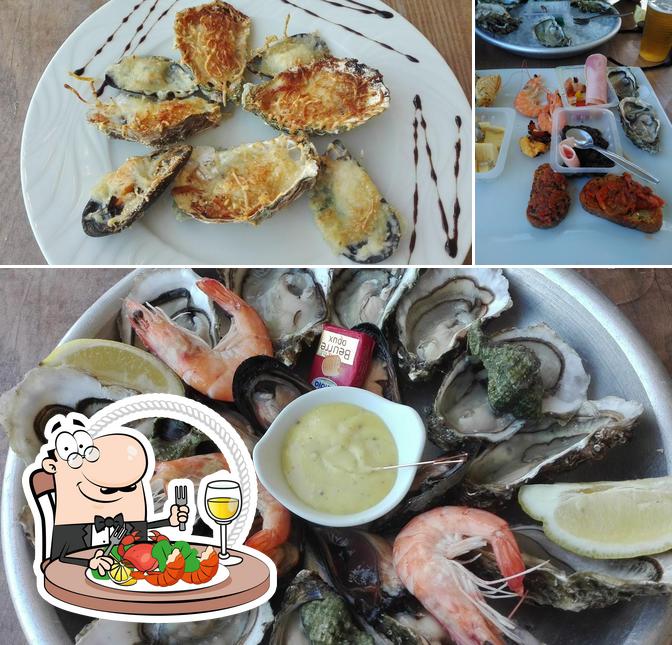Order seafood at Baque Boris