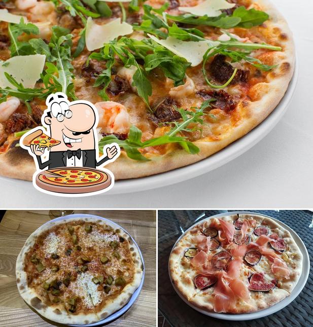 Get pizza at Osteriya u Salvatore