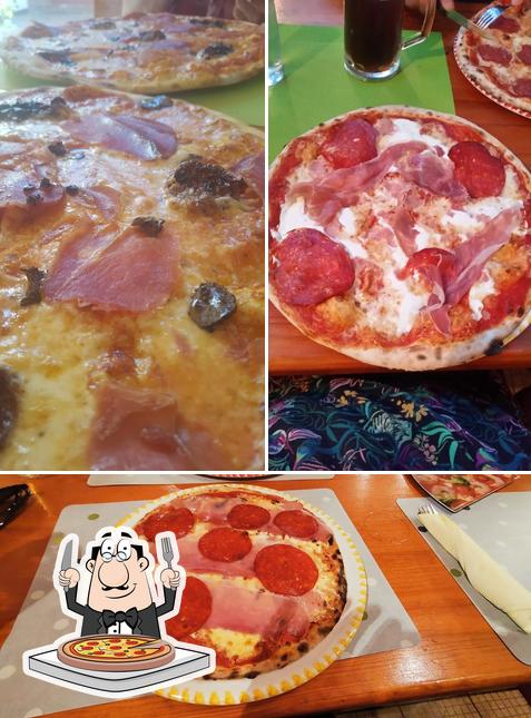 Ordina una pizza a Pizzeria Peperoncino