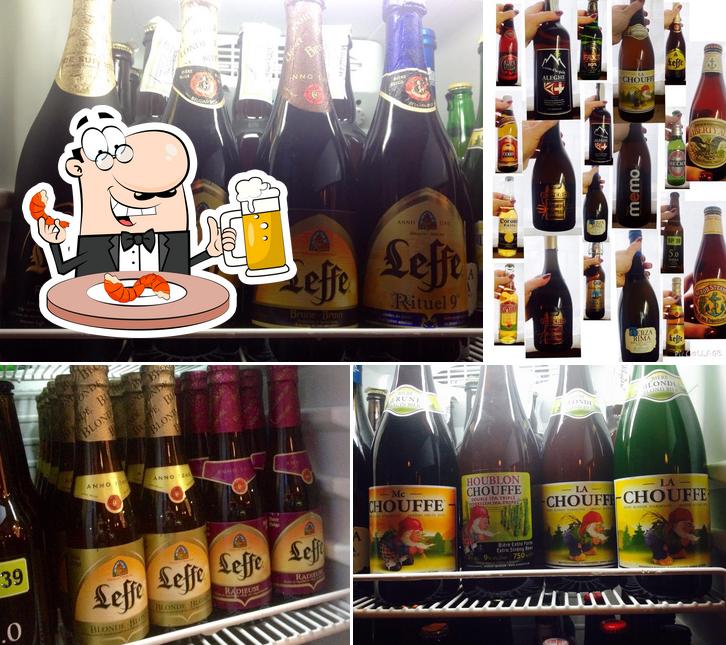 Puoi ordinare un rinfrescante bicchiere di birra chiara o scura