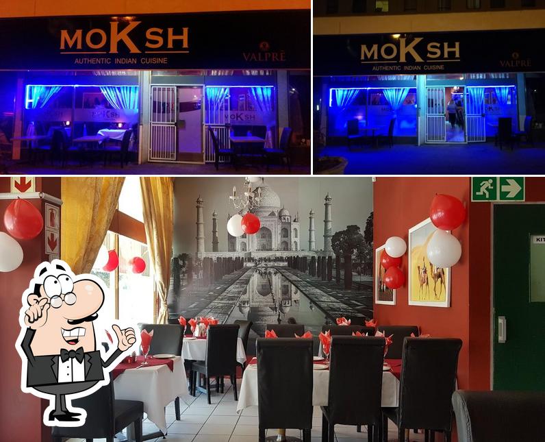 Посмотрите на внутренний интерьер "Moksh Indian Restaurant Kenilworth"