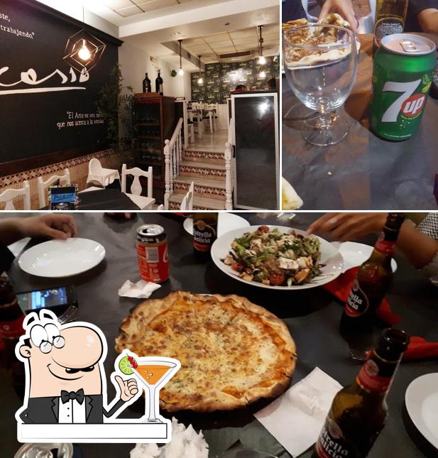 Entre la variedad de cosas que hay en Restaurante Pizzeria Picasso también tienes bebida y interior