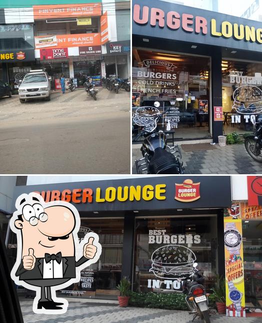 Look at the pic of Burger Lounge