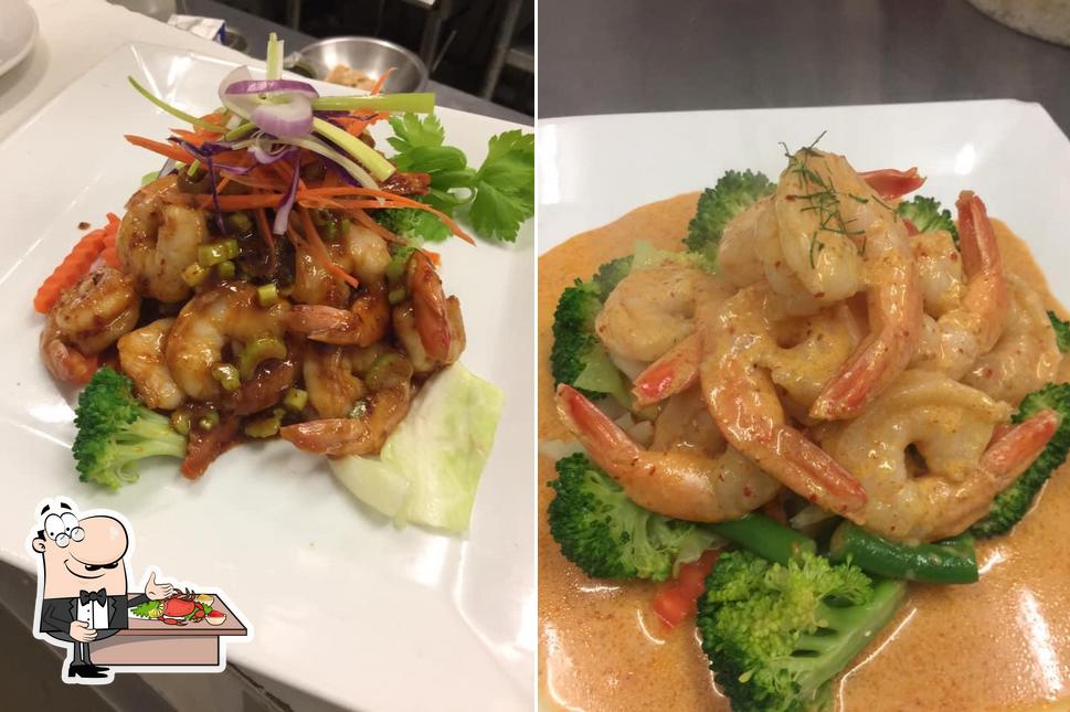 Try out seafood at Thub Thim Thai Moree Restaurant