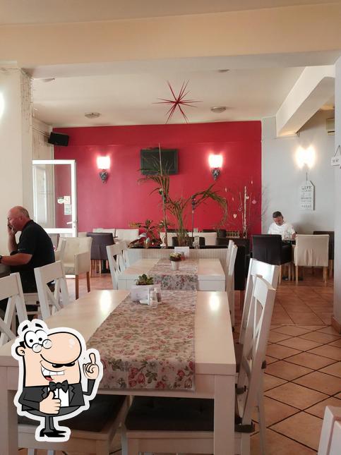 Ecco un'immagine di Bistro Chiara