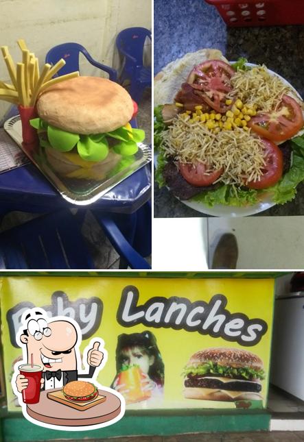 Peça um hambúrguer no Baby lanches