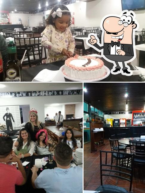 Veja imagens do interior do Pizzaria Chaplin