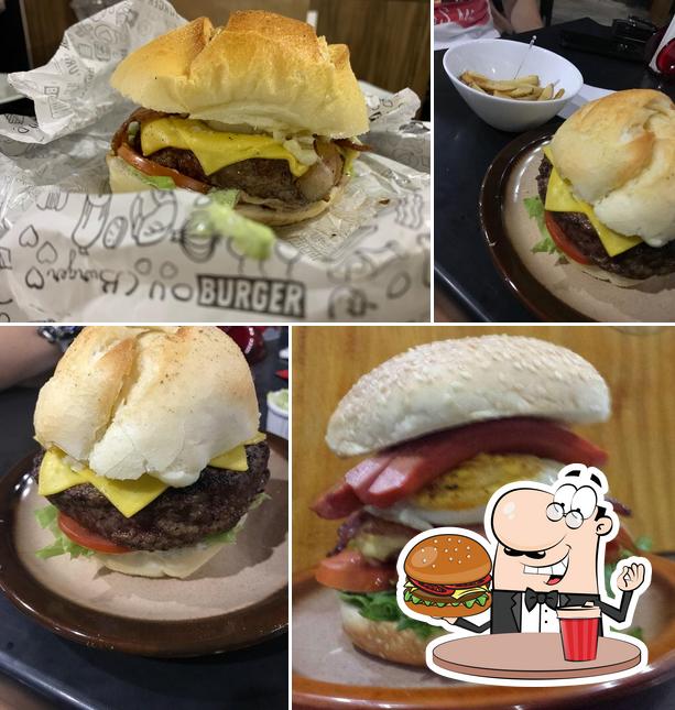 Peça um hambúrguer no Rancho's Burguer