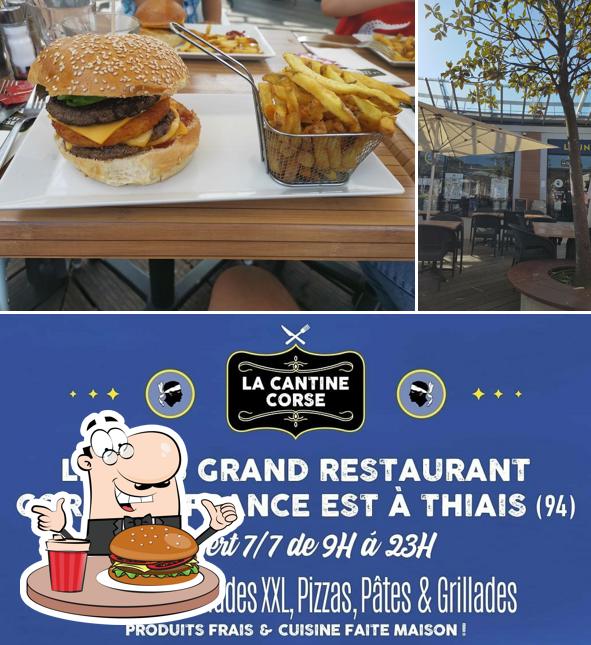 Dégustez l'un des hamburgers disponible à La Cantine Corse