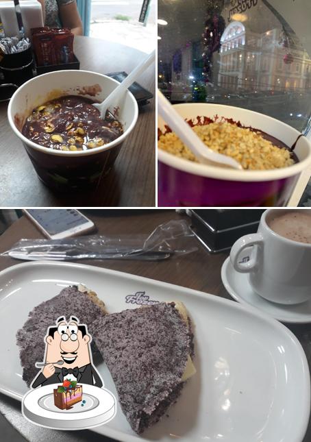 Bolo de chocolate em Top Frozen Açaí