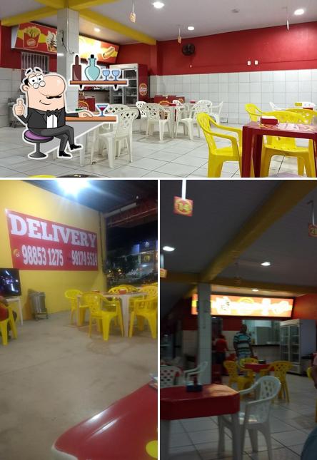 O interior do Mister Burger