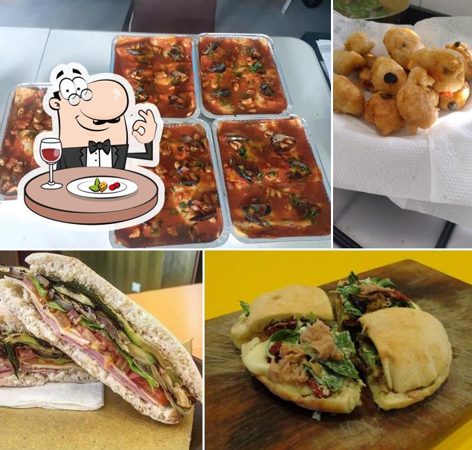 Bruschette, club sandwich e panino con maiale stirato al "LU SPARAPITTULE" gastronomia d'asporto