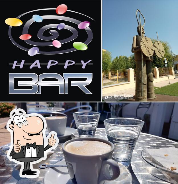 Voir la photo de Happy Bar