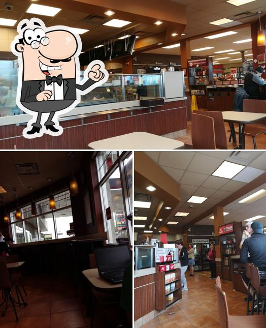 L'intérieur de Tim Hortons