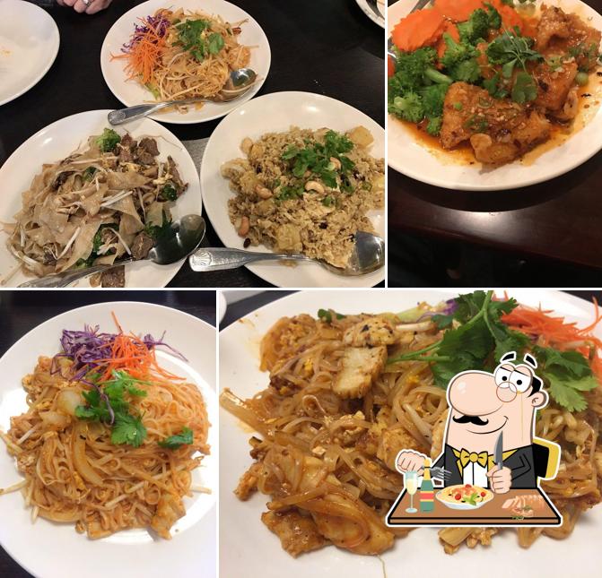 Food at Meun Fan Thai Café