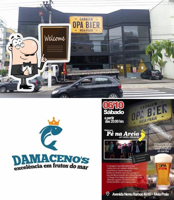 See the pic of Damaceno Food Truck