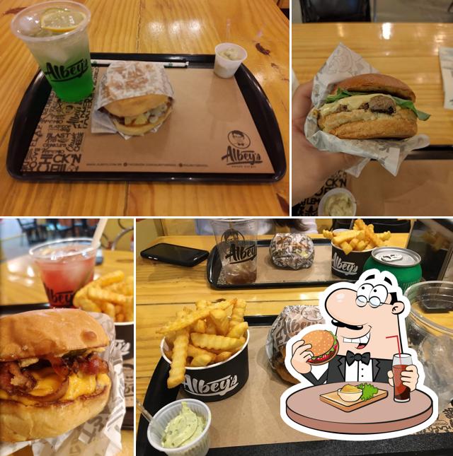 Experimente um hambúrguer no Albey´s Smash Burger