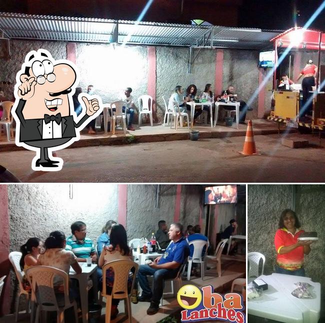 Veja imagens do interior do Oba Lanches