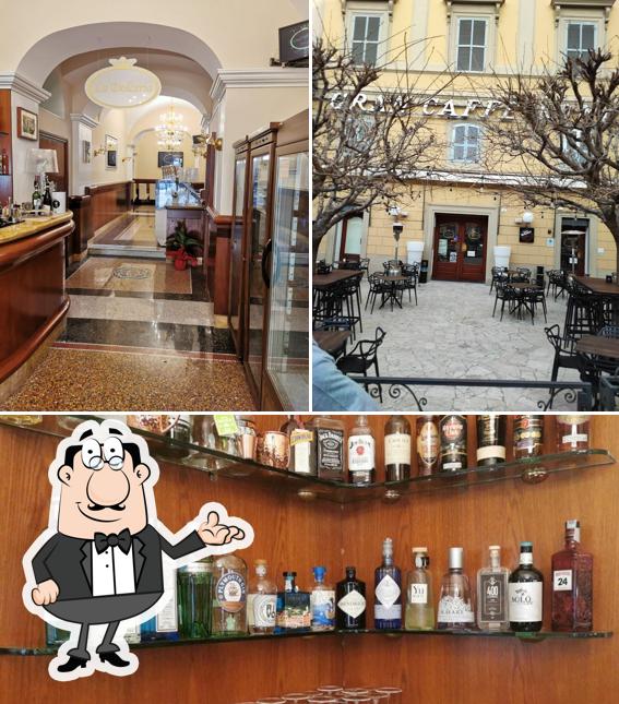 La photo de la intérieur et de l'alcool concernant Gran Caffe' Roma