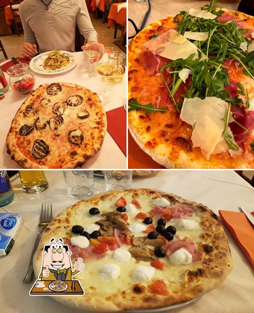 Scegli una pizza a Ristorante pizzeria Renaissance gi&gi