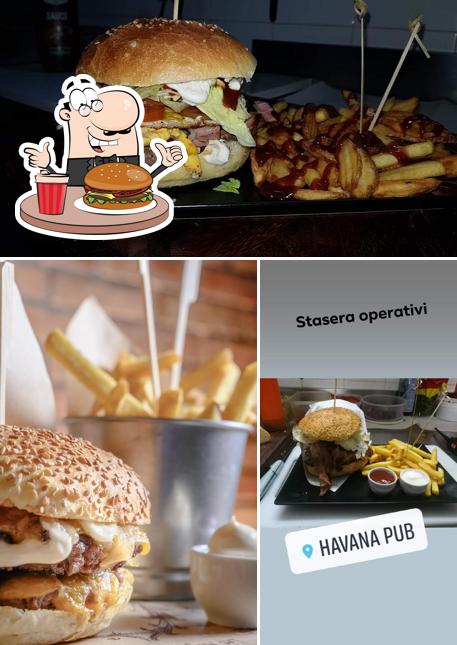 Ordina un hamburger a Havana Pub...pizzeria...birreria