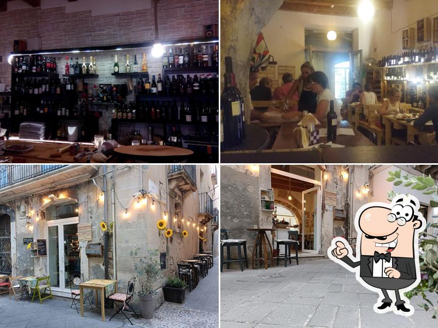 L'intérieur de Taverna Giudecca Osteria & Wine Shop a Ortigia