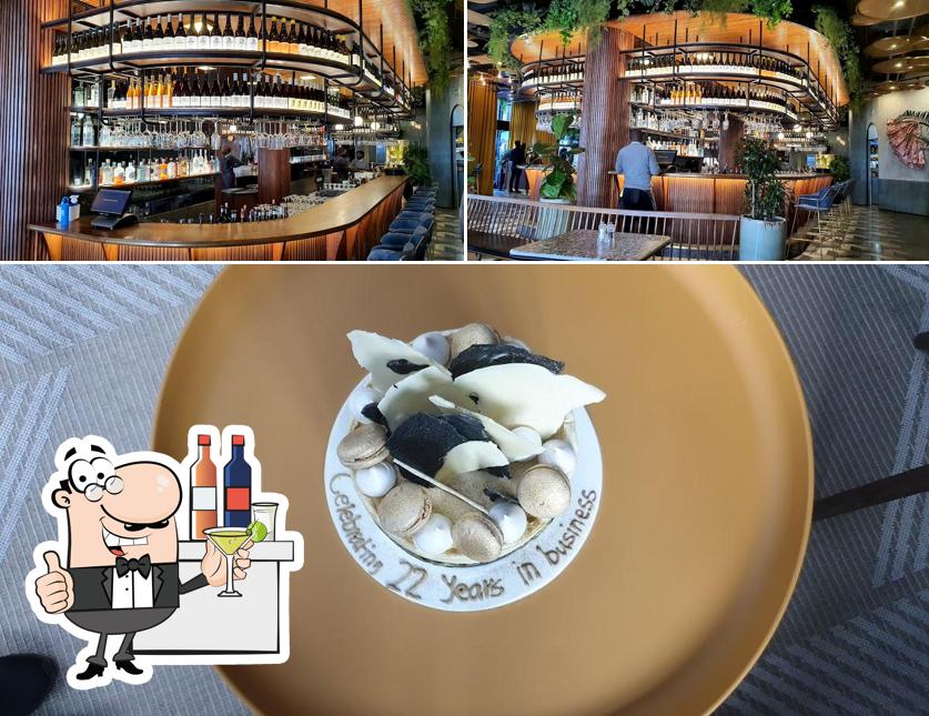 La comptoir de bar et fruit de mer du restaurant