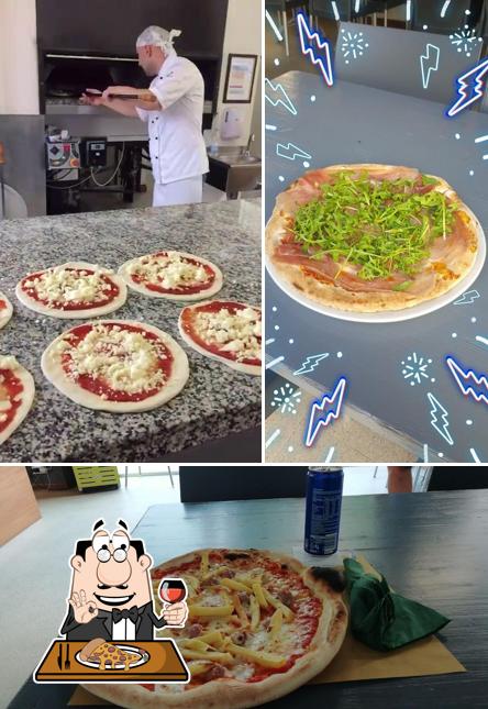 Prenditi una pizza a Taxi Pizza Pizzeria a domicilio
