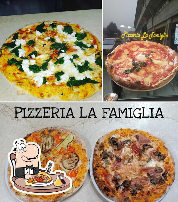 Ordina una pizza a Pizzeria La Famiglia