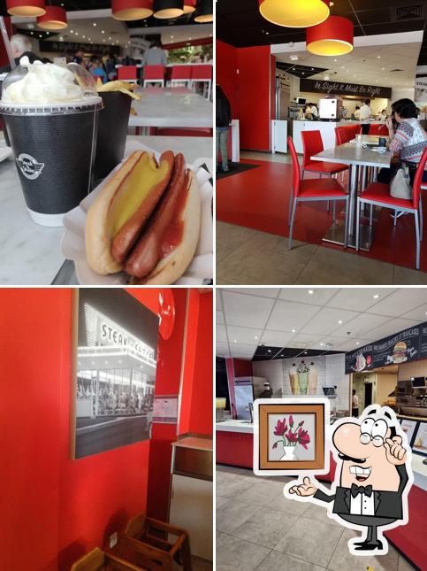 Installez-vous à l'une des tables de Steak 'n Shake Plan de Campagne