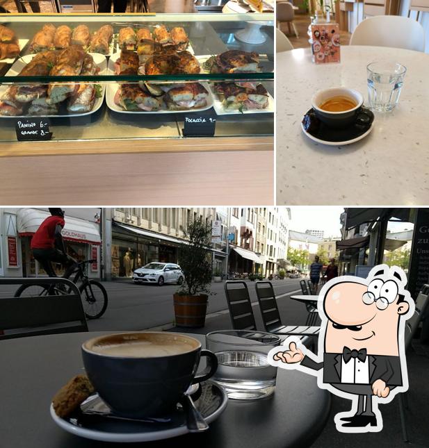 La foto della interni e cittadini di i favoriti Caffè by Grieder