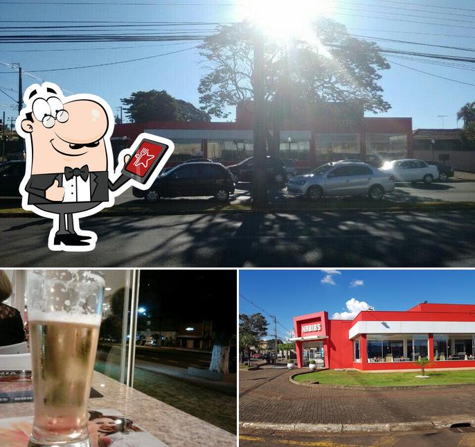 A foto da exterior e cerveja no Habib's