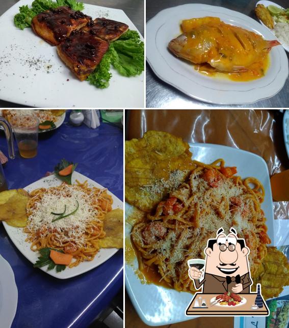 Закажите блюда из мяса в "Cevicheria Y Restaurante El Bocachico"
