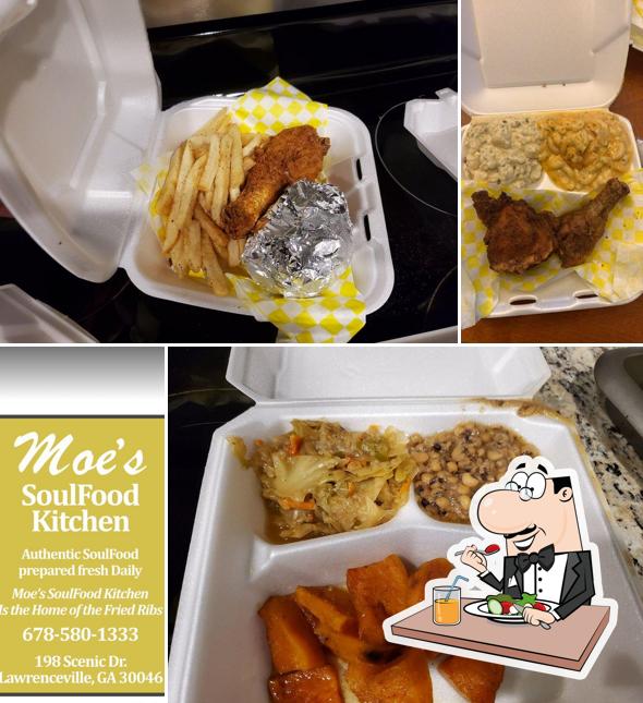 Comida en Moe’s Soul Food Kitchen