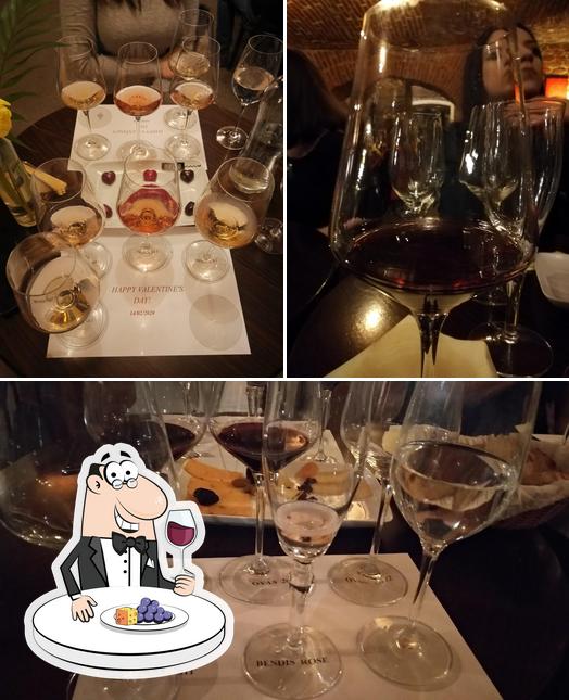 Il est fort sympathique de profiter d'un verre de vin à Enoteca de Savoya