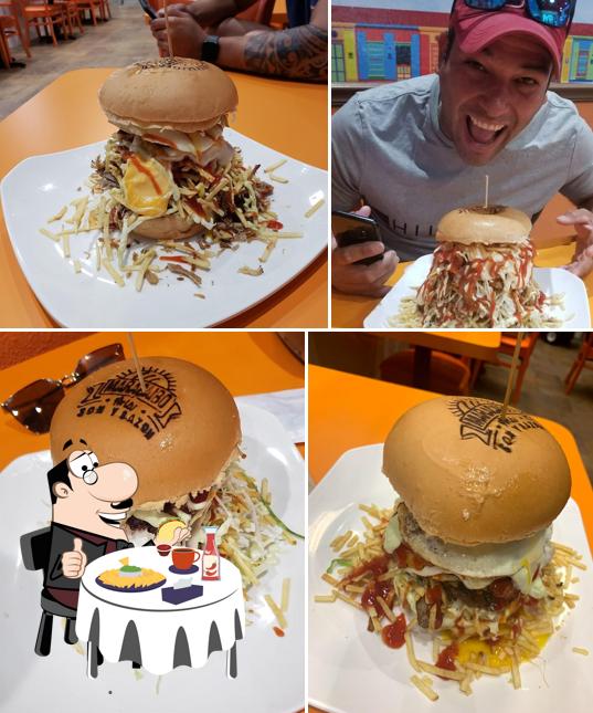 Hamburger at Mi Querida Colombia