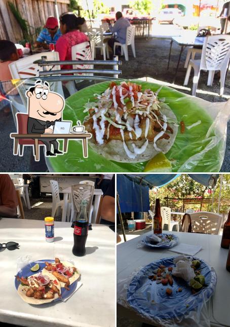 Las fotos de interior y comedor en Tacos George's