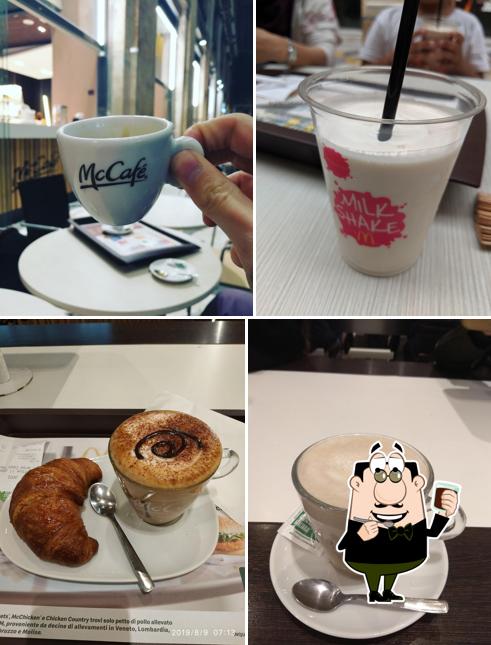 Goditi un drink a McDonald's Galleria Umberto I