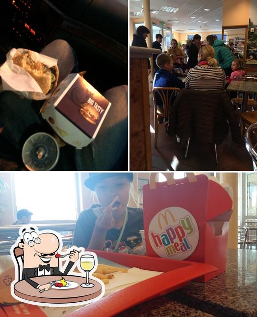 Essen im McDonald's Narva