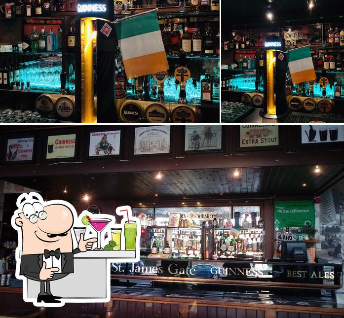 Regarder la photo de St. James Gate Irish Pub