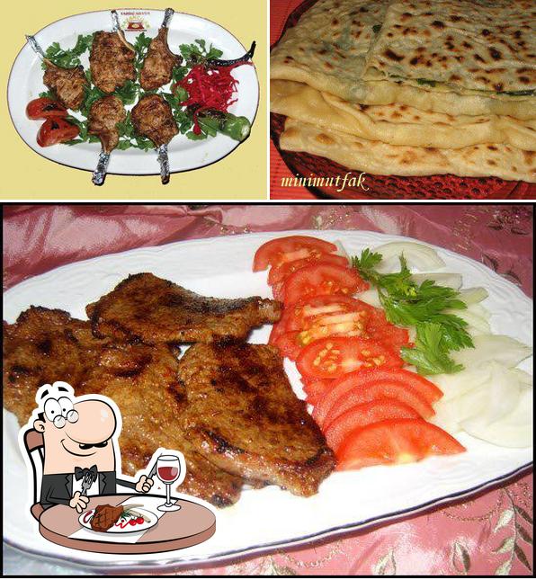 Try out meat dishes at Perla Kebap Iasi