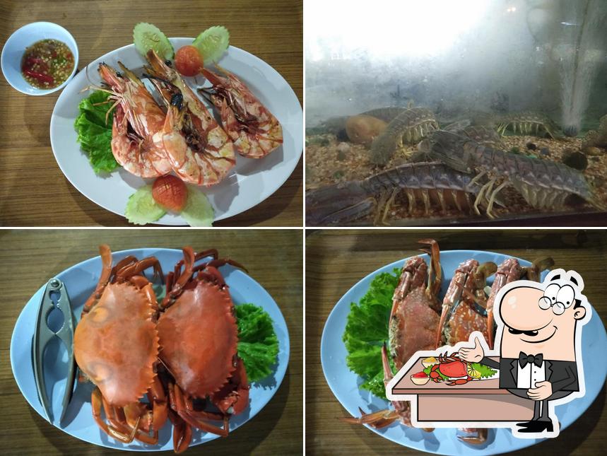 Order seafood at Salak Kok Seafood