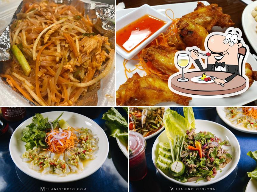 Еда в "Asiannights Lao-Thai Cuisine & Bar"