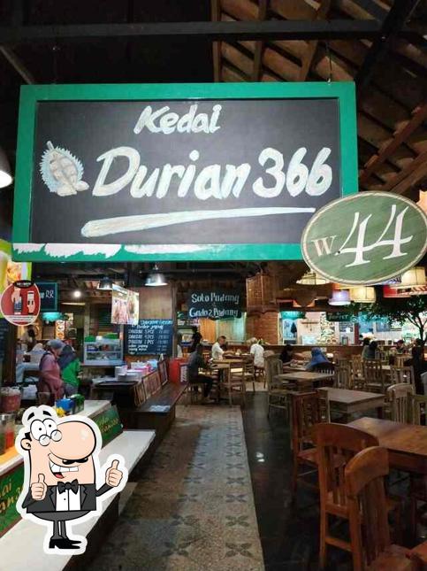 Kedai durian near me