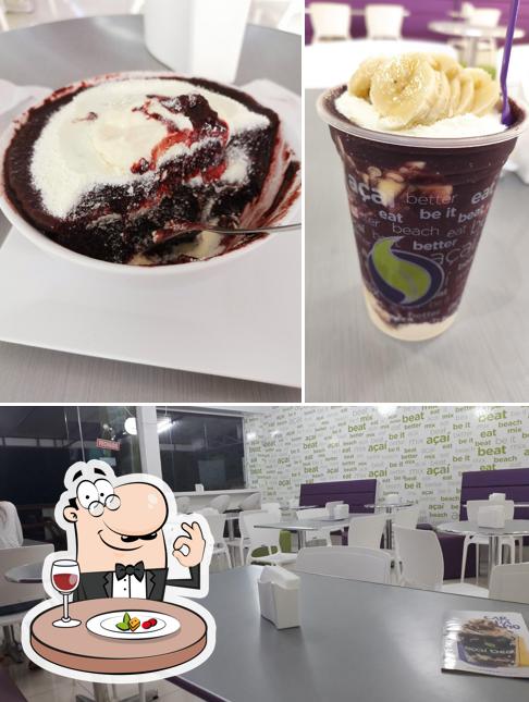 A foto da comida e interior no Açaí Beat