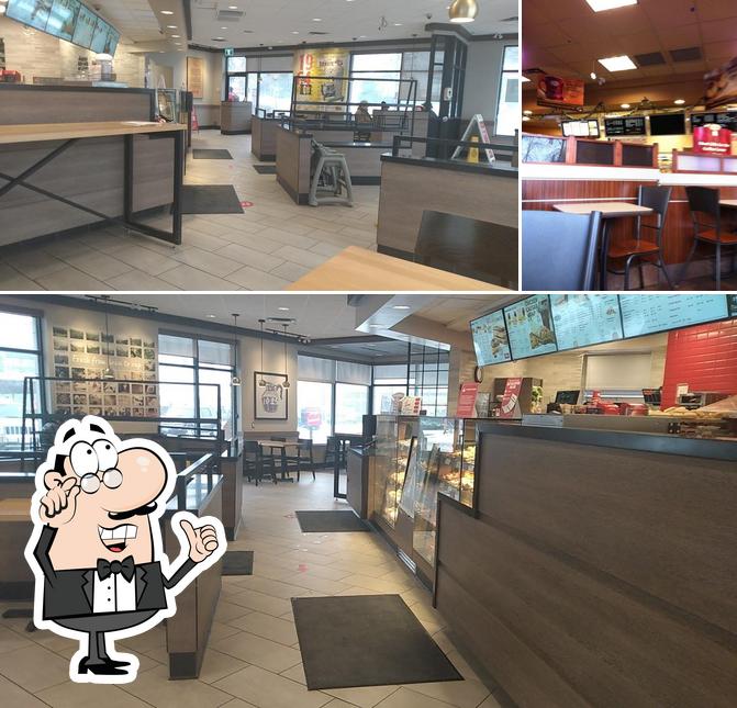 L'intérieur de Tim Hortons