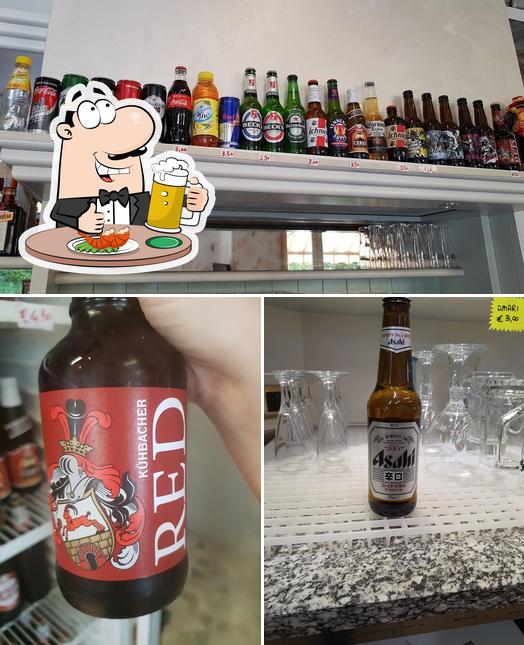 Puoi prenderti un rinfrescante bicchiere di birra chiara o scura